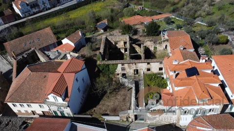 Moradia T0 para Venda em Melo e Nabais