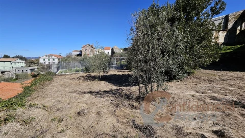 Moradia T0 para Venda em Melo e Nabais