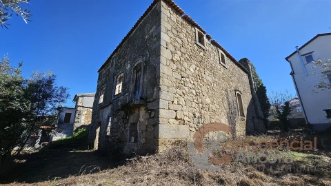 Moradia T0 para Venda em Melo e Nabais