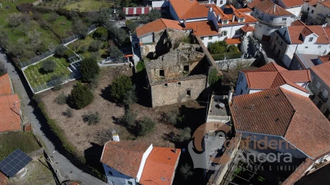 Moradia T0 para Venda em Melo e Nabais