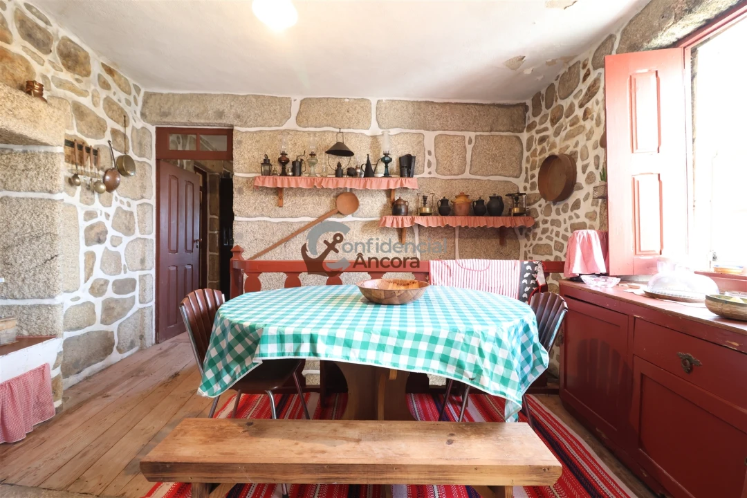 Moradia T5 para Venda em Figueiro da Granja Foto 18