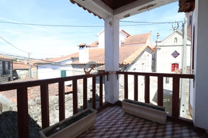 Moradia T5 para Venda em Figueiro da Granja