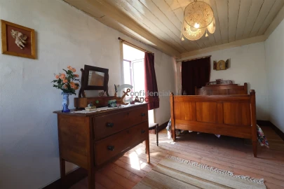 Moradia T5 para Venda em Figueiro da Granja