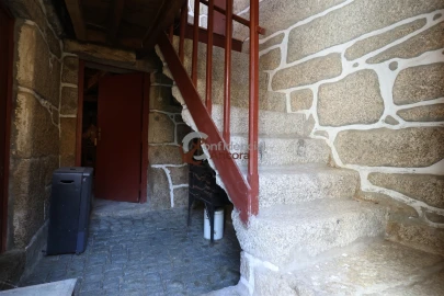 Moradia T5 para Venda em Figueiro da Granja