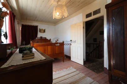 Moradia T5 para Venda em Figueiro da Granja