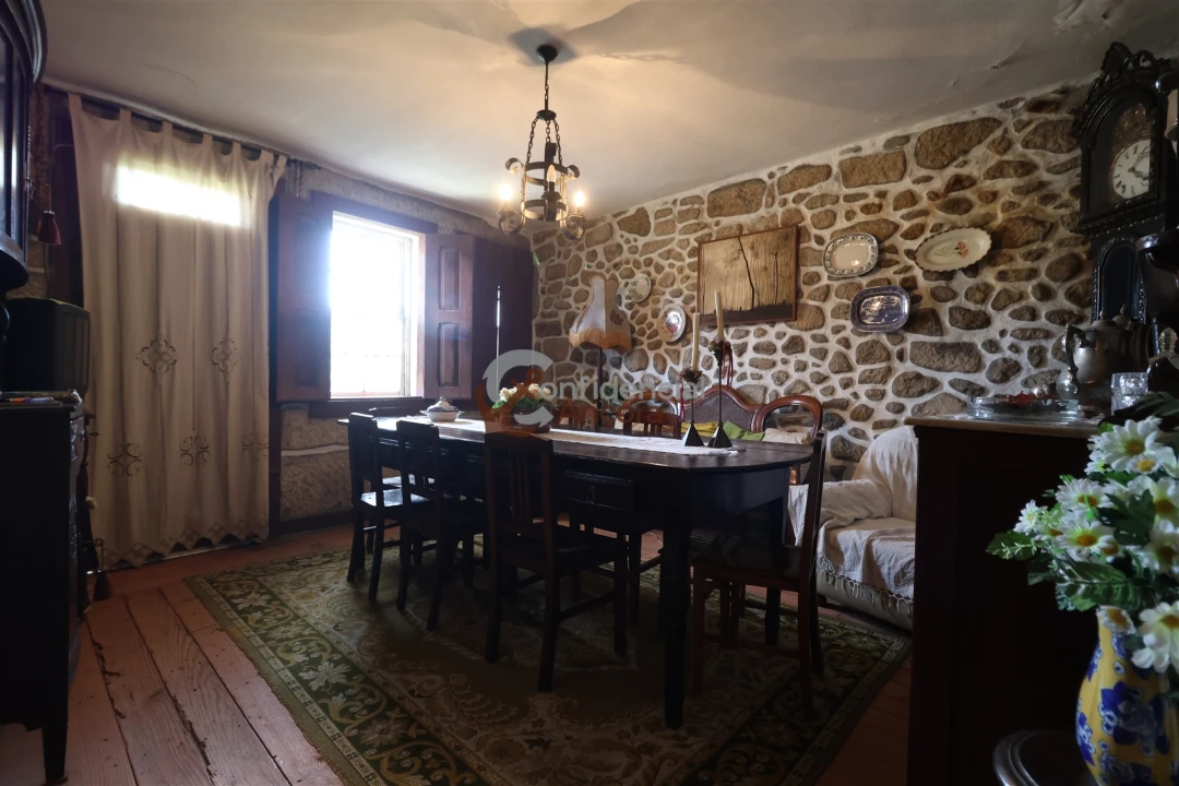 Moradia T5 para Venda em Figueiro da Granja Foto 12