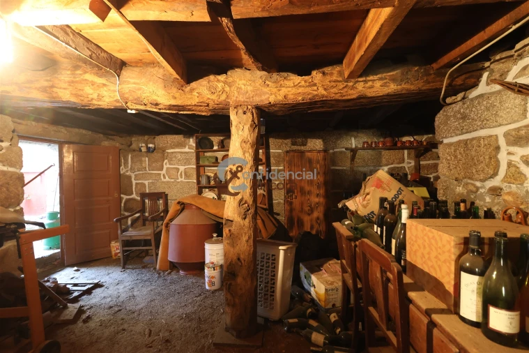 Moradia T5 para Venda em Figueiro da Granja Foto 22