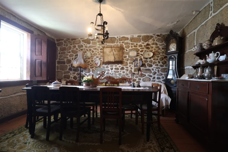 Moradia T5 para Venda em Figueiro da Granja Foto 14