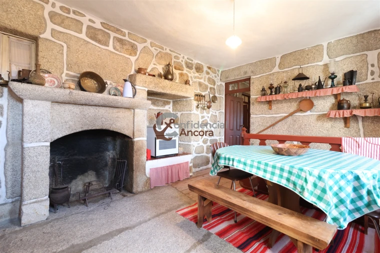 Moradia T5 para Venda em Figueiro da Granja Foto 17