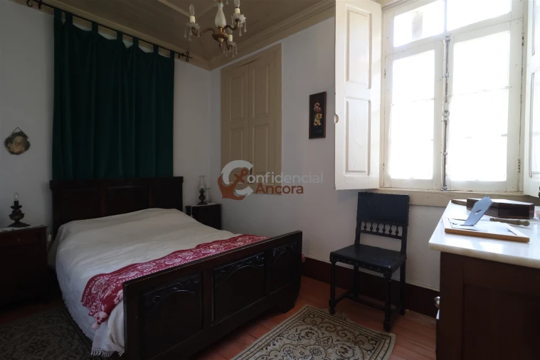 Moradia T5 para Venda em Figueiro da Granja Foto 8