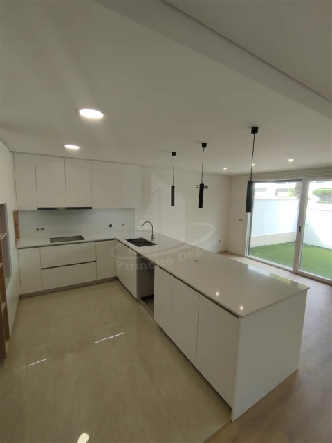 Moradia T4 para Venda em Palmeira