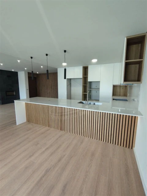 Moradia T4 para Venda em Palmeira