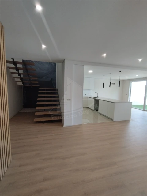 Moradia T4 para Venda em Palmeira