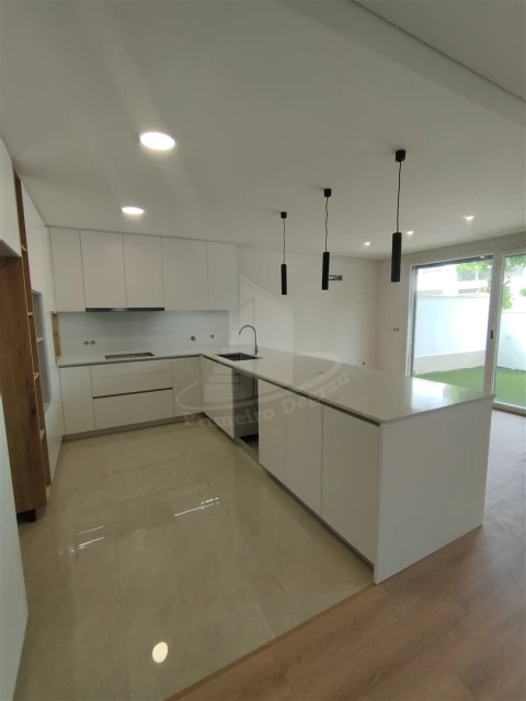 Moradia T4 para Venda em Palmeira