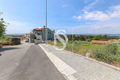 Terreno para Venda em Laundos