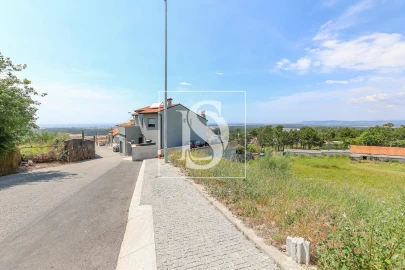 Terreno para Venda em Laundos