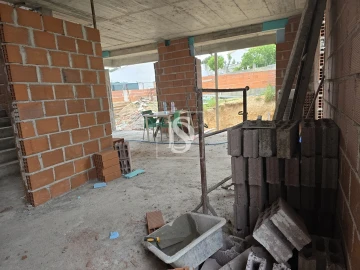 Moradia T3 para Venda em Charneca de Caparica e Sobreda