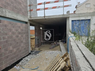 Moradia T3 para Venda em Charneca de Caparica e Sobreda