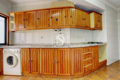 Apartamento T3 para Venda em Aver-O-Mar, Amorim e Terroso