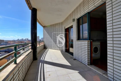 Apartamento T3 para Venda em Aver-O-Mar, Amorim e Terroso