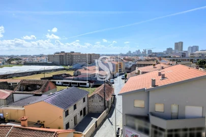 Apartamento T3 para Venda em Aver-O-Mar, Amorim e Terroso