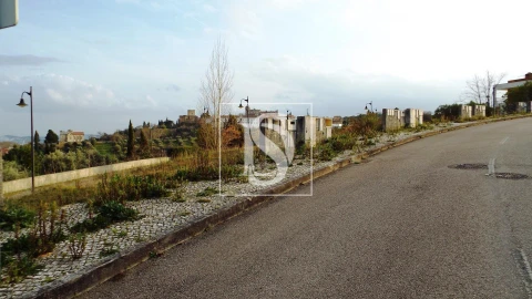 Terreno para Venda em São João Baptista e Santa Maria dos Olivais