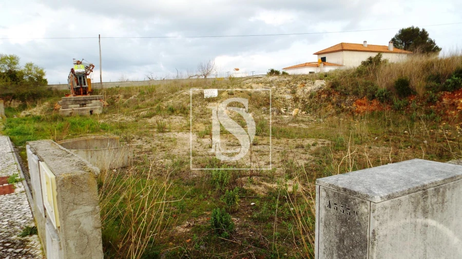 Terreno para Venda em São João Baptista e Santa Maria dos Olivais Foto 4