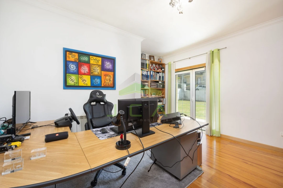 Moradia T4 para Venda em Arrabal Foto 19