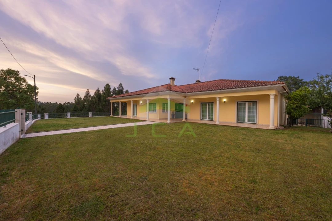 Moradia T4 para Venda em Arrabal Foto 2