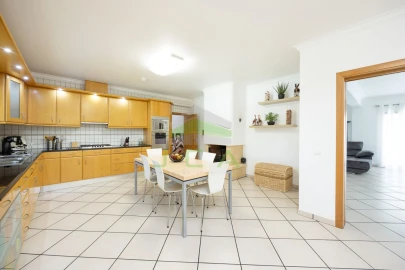 Moradia T4 para Venda em Arrabal