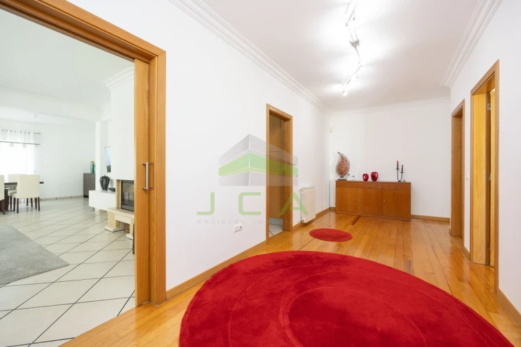 Moradia T4 para Venda em Arrabal Foto 6