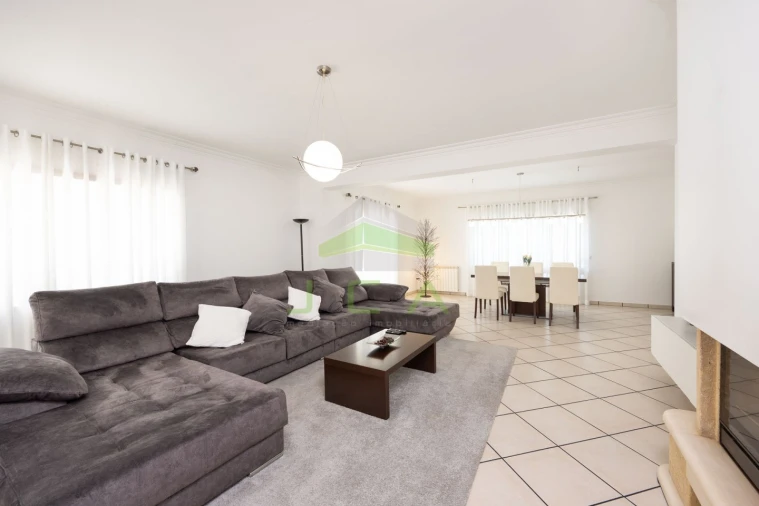 Moradia T4 para Venda em Arrabal Foto 9