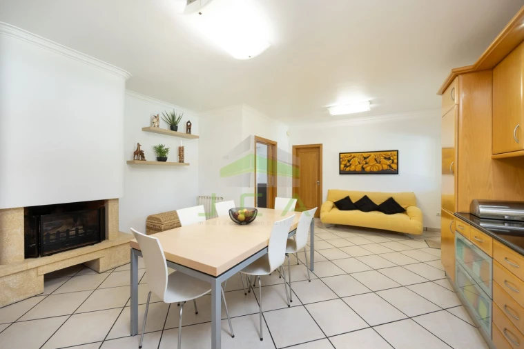 Moradia T4 para Venda em Arrabal Foto 16