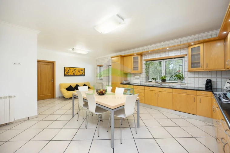 Moradia T4 para Venda em Arrabal Foto 17