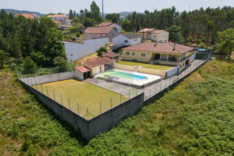 Moradia T4 para Venda em Arrabal Foto 57