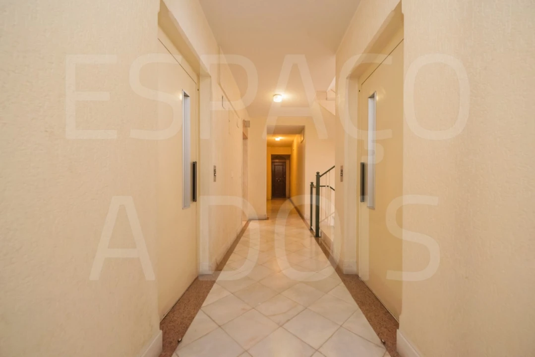 Apartamento T2 para Arrendamento em Campolide Foto 40