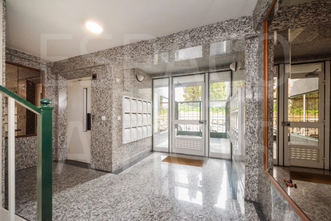 Apartamento T2 para Arrendamento em Campolide Foto 42