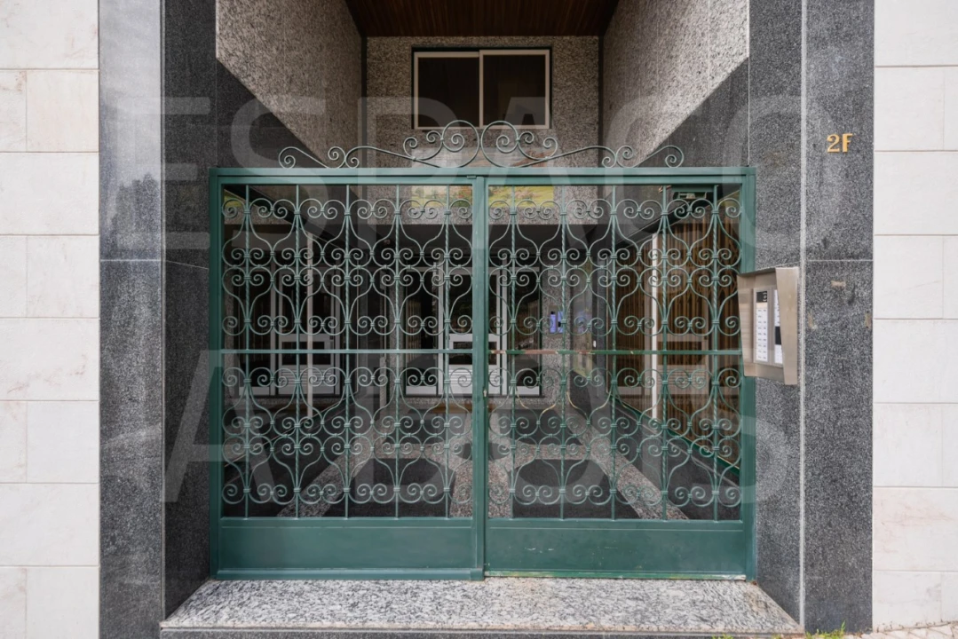 Apartamento T2 para Arrendamento em Campolide Foto 44