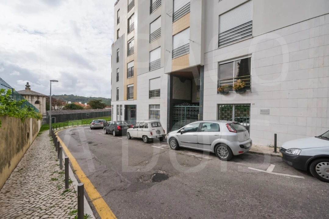 Apartamento T2 para Arrendamento em Campolide Foto 46