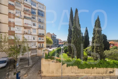 Apartamento T2 para Arrendamento em Campolide