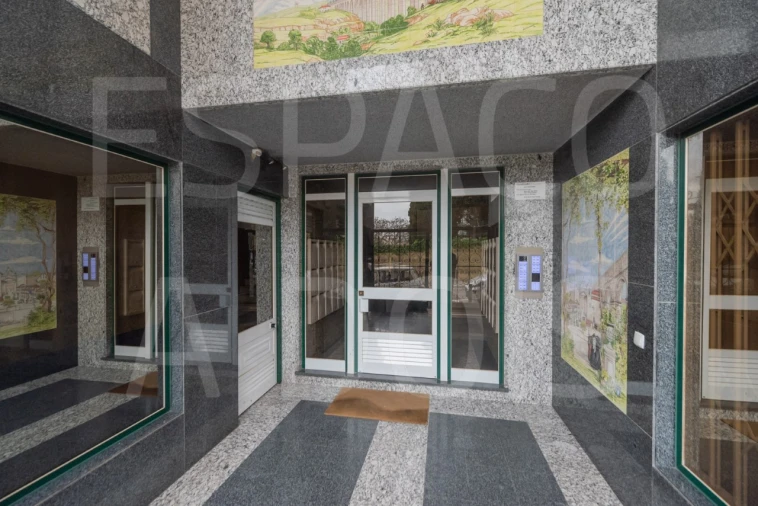 Apartamento T2 para Arrendamento em Campolide Foto 43