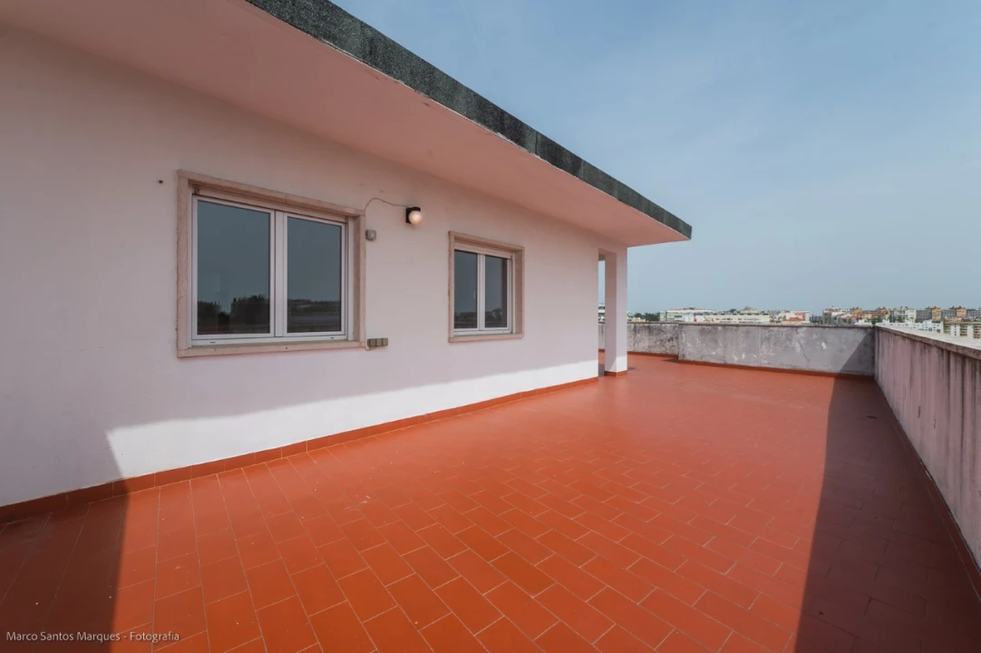 Apartamento T1 para Arrendamento em Lumiar Foto 1