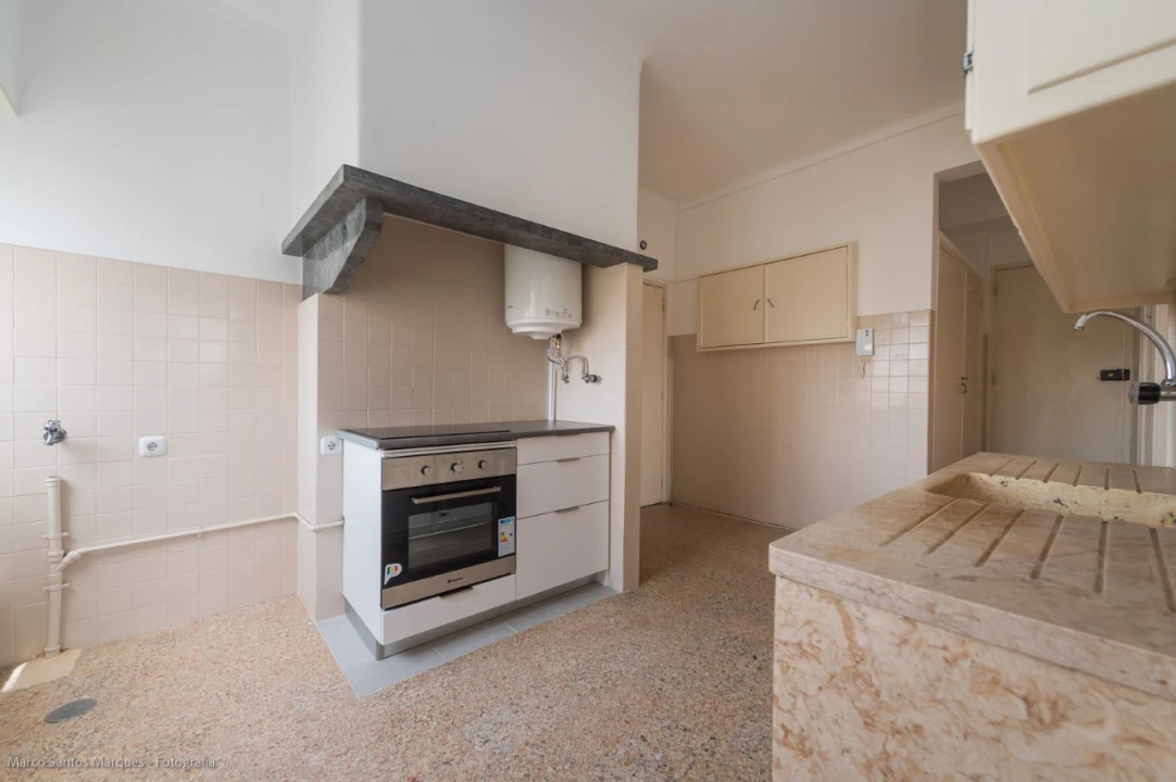 Apartamento T1 para Arrendamento em Lumiar Foto 8