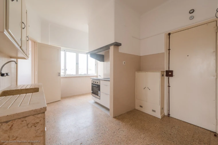 Apartamento T1 para Arrendamento em Lumiar Foto 4