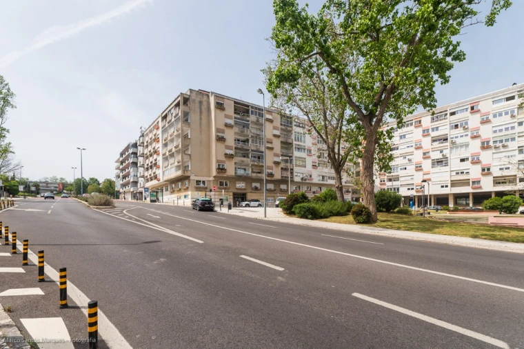 Apartamento T1 para Arrendamento em Lumiar Foto 39