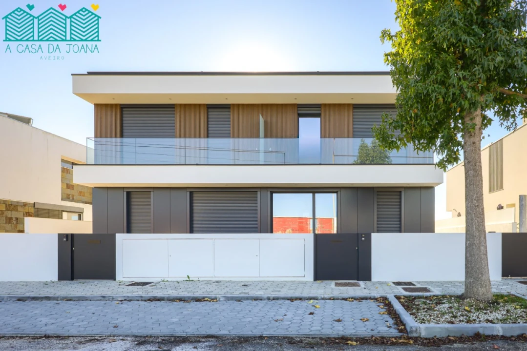 Moradia T4 para Venda em Aradas Foto 1