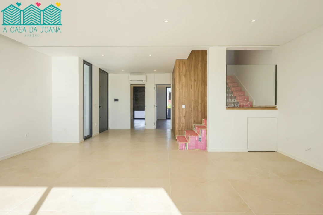 Moradia T4 para Venda em Aradas Foto 7