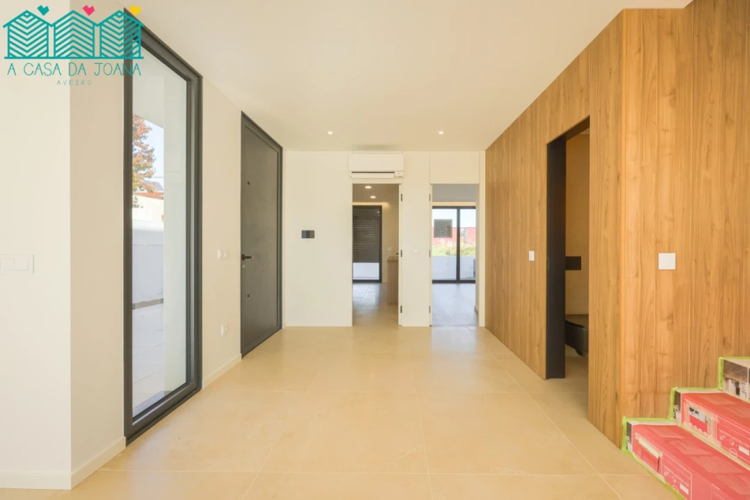 Moradia T4 para Venda em Aradas Foto 9