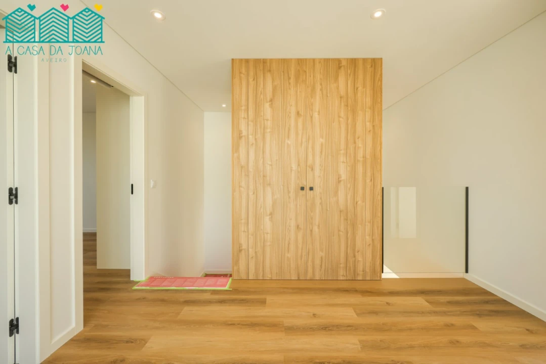 Moradia T4 para Venda em Aradas Foto 31