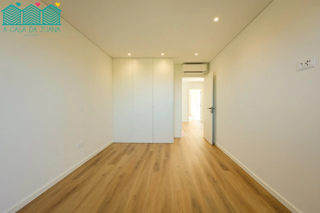 Moradia T4 para Venda em Aradas Foto 34